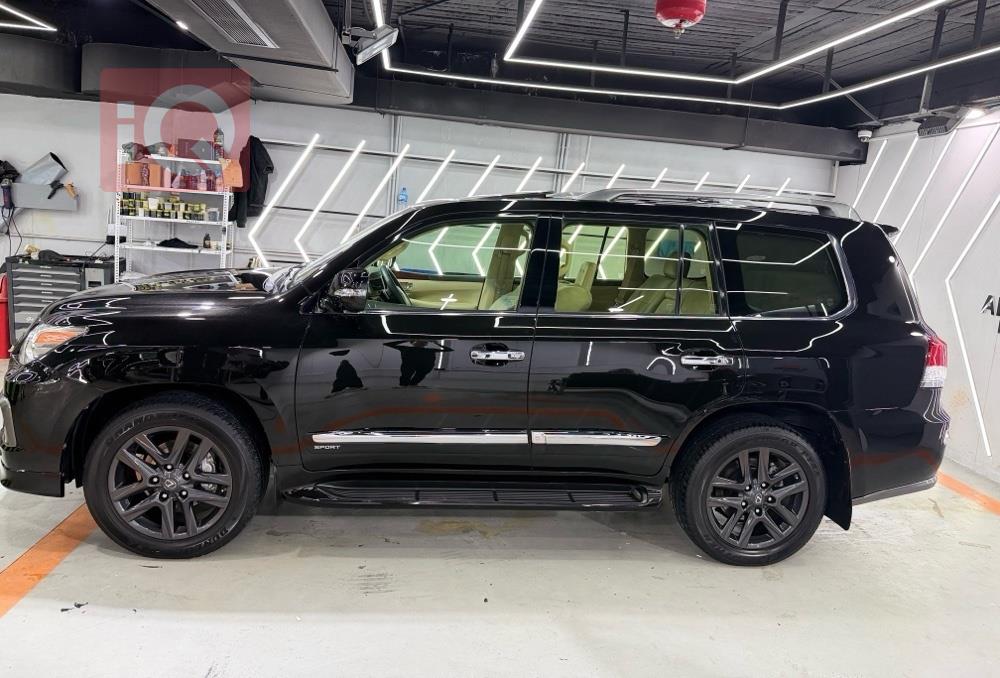 Lexus LX